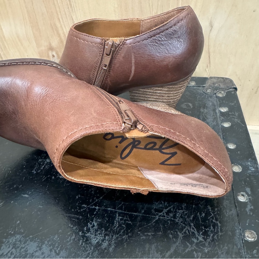 Zodiac Ava Shootie Booties Size 8.5 Brown Leather Boots - Picture 9 of 14